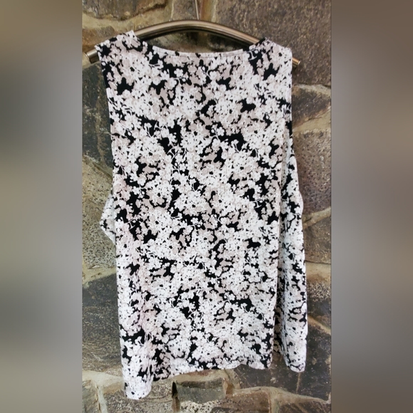 GNW Women's Plus Floral Draped Neckline Sleeveless Top - Picture 2 of 3